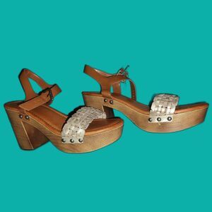 Indigo Rd Draft Wooden Platform Heels Size 10